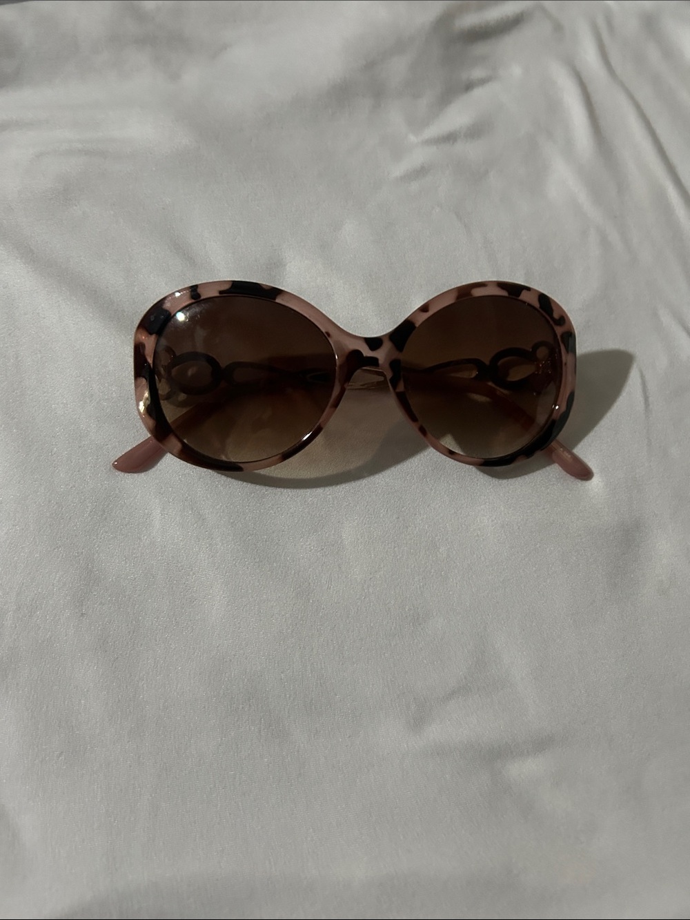 Round Tortoiseshell Women's Sunglasses in Pink